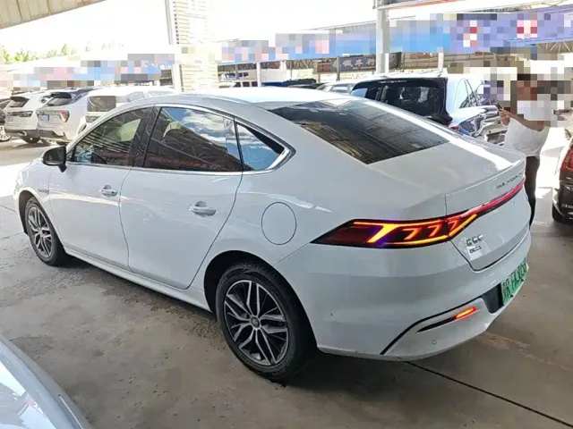 BYD Qin PLUS — Фото автомобиля 4