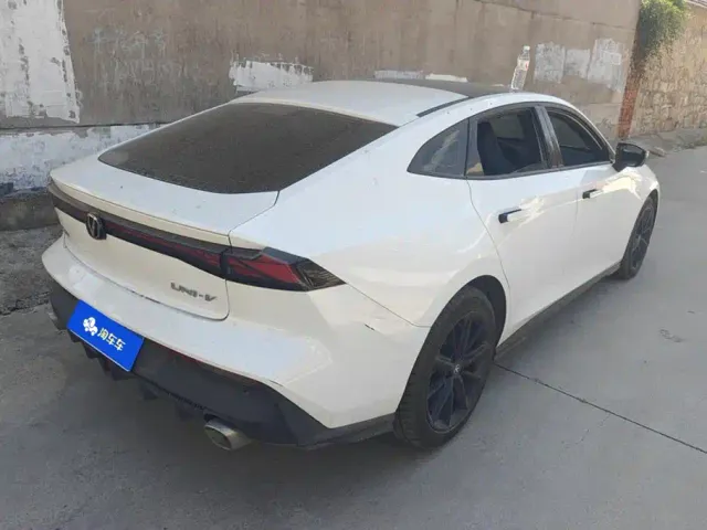 Changan UNI-V — Фото автомобиля 3