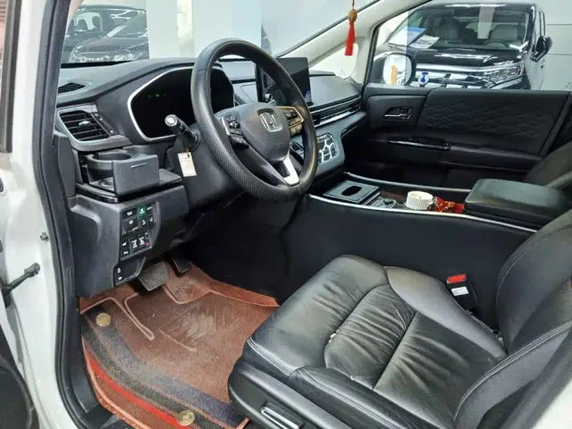 Honda Elysion — Фото автомобиля 7
