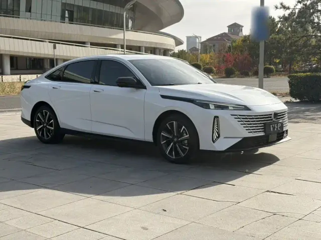 Changan Lamore — Фото автомобиля 8