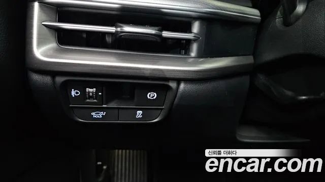 Hyundai Grandeur Grandeur (GN7) 2.5 Бензин 2WD — Фото автомобиля 16