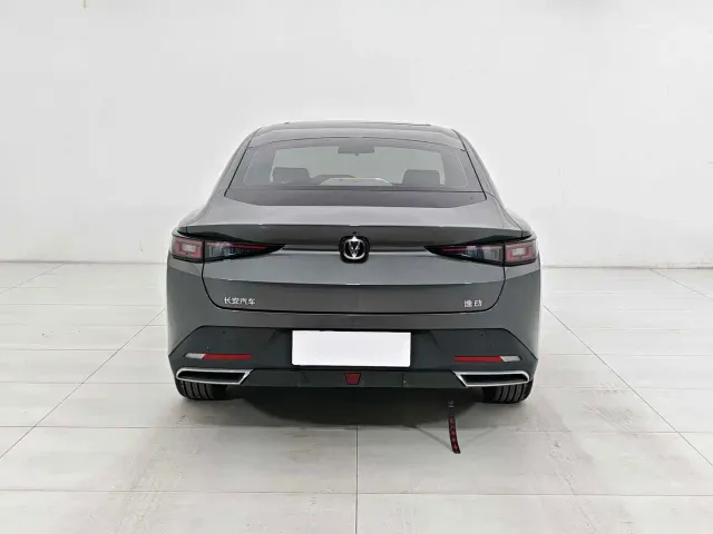 Changan Eado — Фото автомобиля 5
