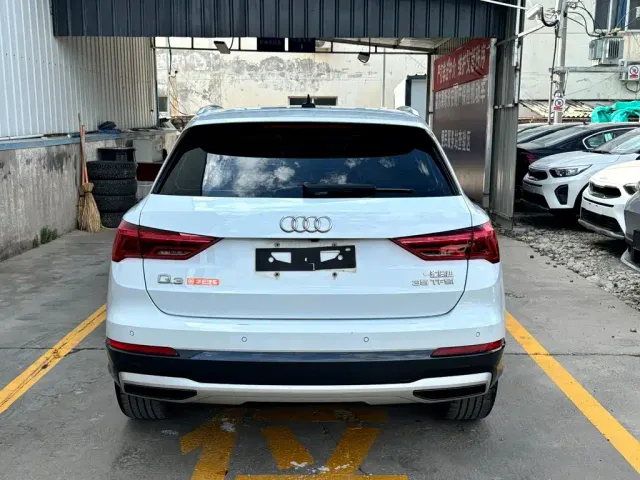 Audi Q3 — Фото автомобиля 3