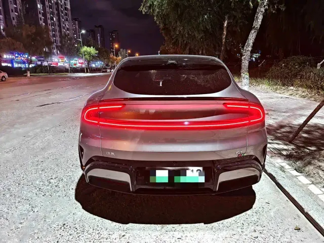 Xiaomi YU7 — Фото автомобиля 3