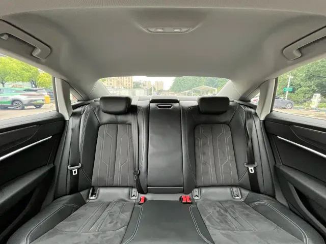 Audi A7L — Фото автомобиля 15