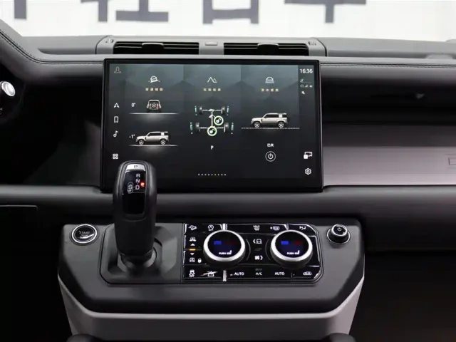 Land Rover Defender — Фото автомобиля 14