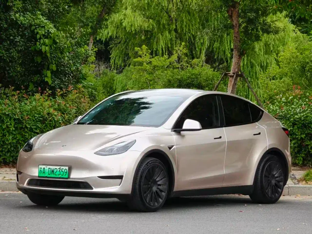 Фотография автомобиля — Tesla Model Y