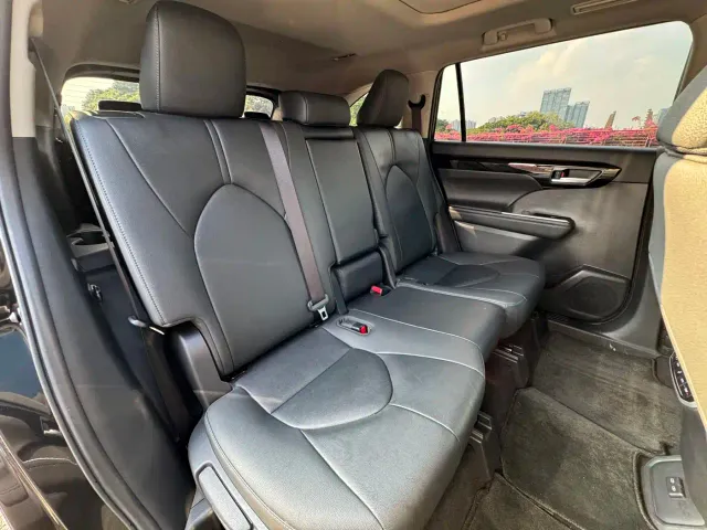 Toyota Highlander — Фото автомобиля 12