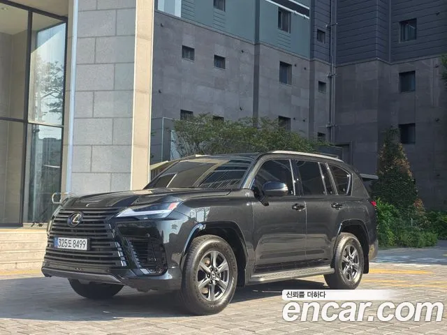 Фотография автомобиля — Lexus LX