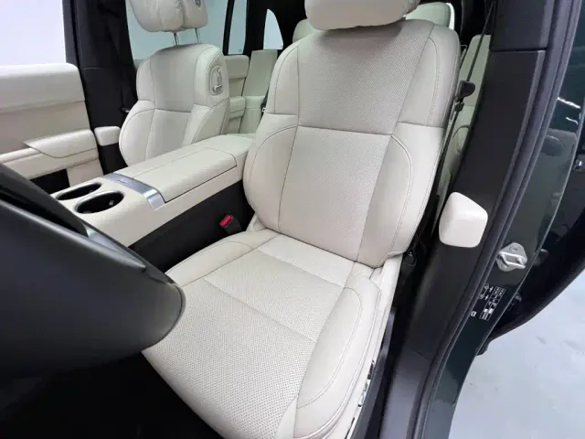 Li Auto L7 — Фото автомобиля 4