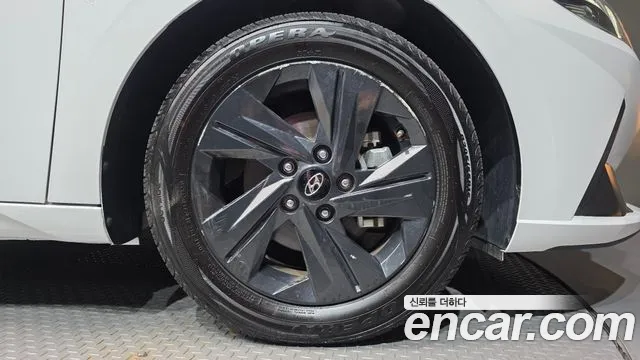 Hyundai Avante CN7 — Фото автомобиля 5