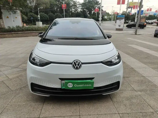Volkswagen ID.3 — Фото автомобиля 2