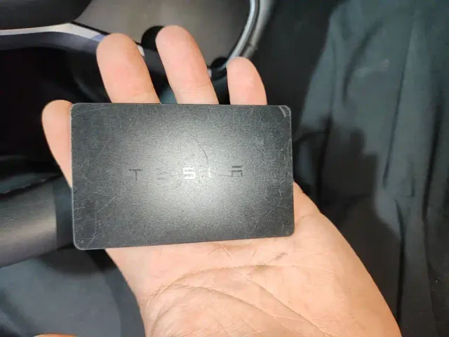 Tesla Model Y — Фото автомобиля 16