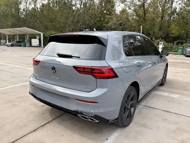 Volkswagen Golf — Фото автомобиля 6