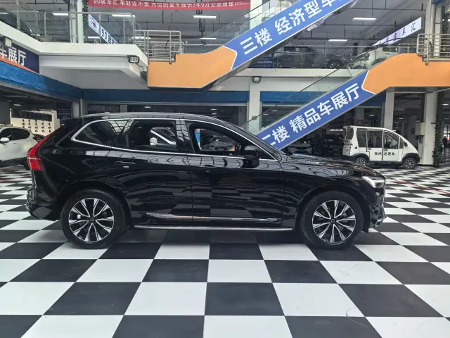 Volvo XC60 — Фото автомобиля 5