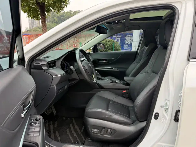 Toyota Harrier — Фото автомобиля 4
