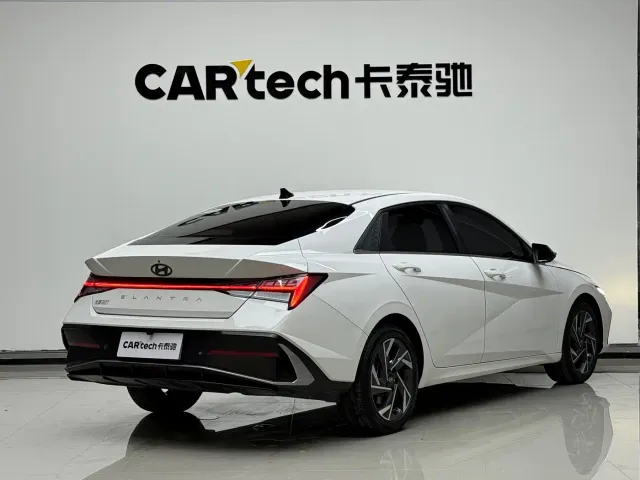 Hyundai Elantra — Фото автомобиля 9