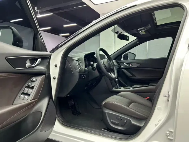 Mazda CX-4 — Фото автомобиля 10