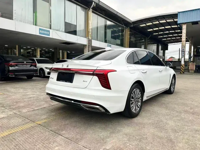 Hongqi H5 — Фото автомобиля 2