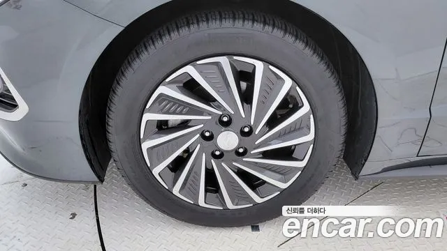 Hyundai Sonata — Фото автомобиля 5