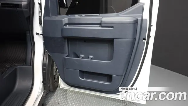 Kia PV5 — Фото автомобиля 14