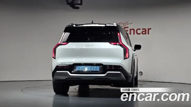 Kia EV9 — Фото автомобиля 4