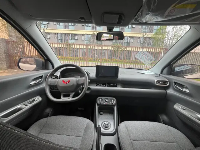 Wuling Hongguang — Фото автомобиля 12