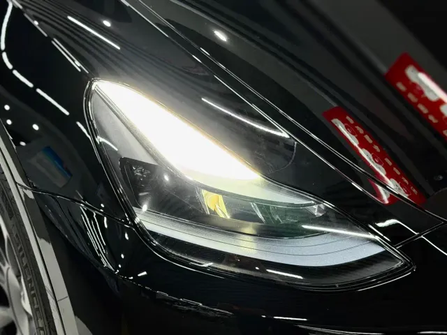 Tesla Model Y — Фото автомобиля 14