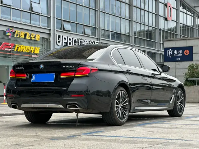 BMW 5 Series — Фото автомобиля 6