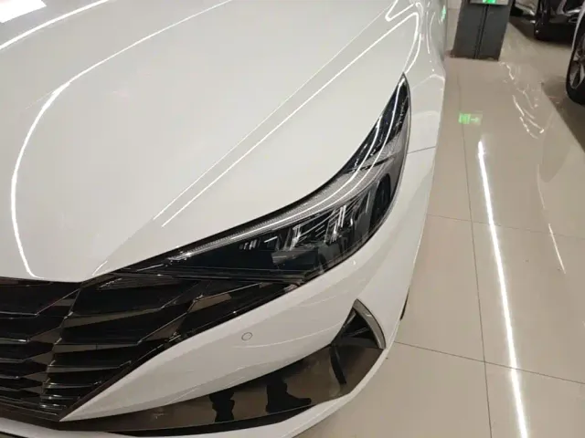 Hyundai Elantra — Фото автомобиля 23