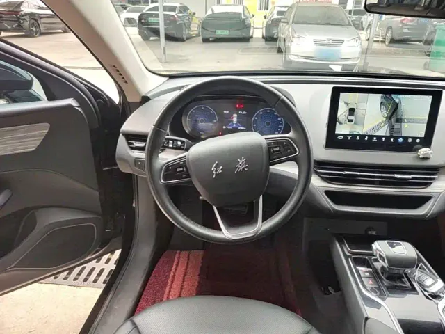 Hongqi E-QM5 — Фото автомобиля 10