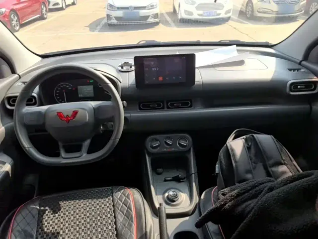 Wuling Hongguang — Фото автомобиля 9