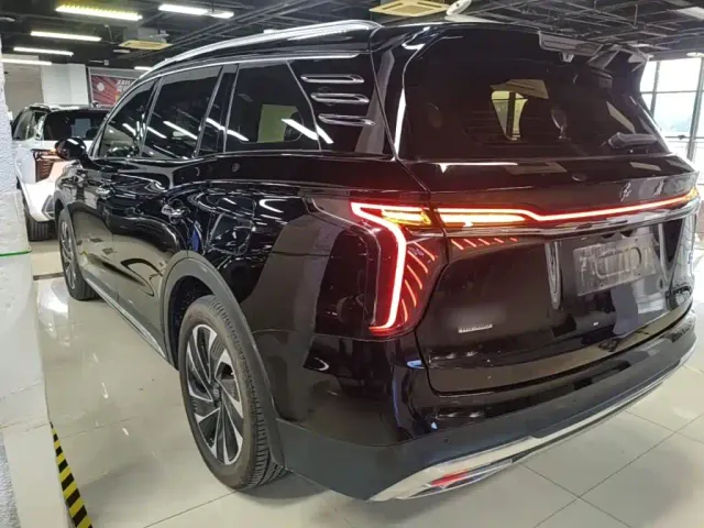 Hongqi HS7 PHEV — Фото автомобиля 4