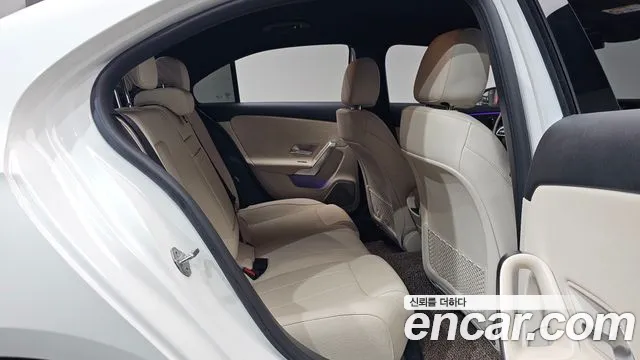 Mercedes-Benz A-Class — Фото автомобиля 3