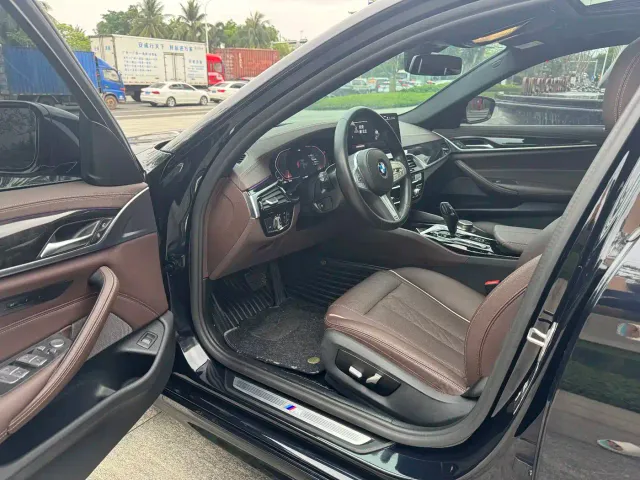 BMW 5 Series — Фото автомобиля 9