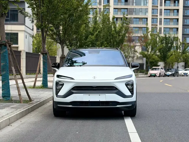 Nio ES6 — Фото автомобиля 2