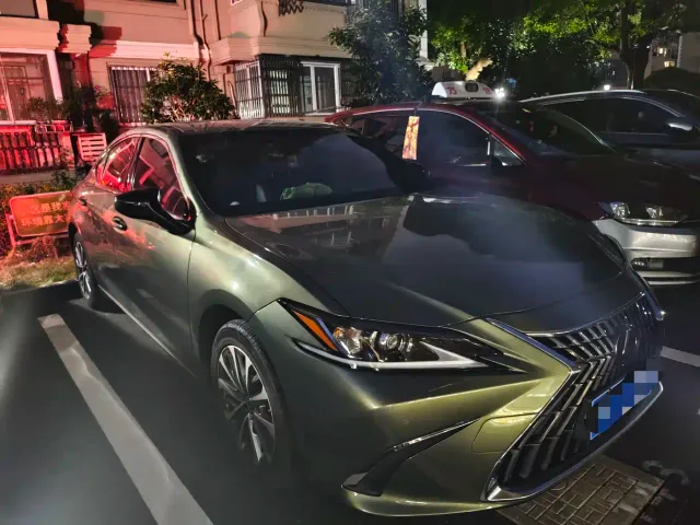 Lexus Lexus ES 2022 200 Luxury Edition — Фото автомобиля 2