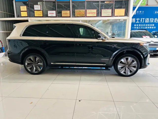 Li Auto Li Xiang L9 2026 Base Model — Фото автомобиля 7