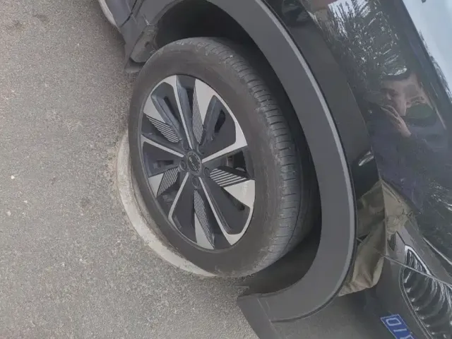 BYD Song PLUS PHEV 2025 EV 520km Premium — Фото автомобиля 6