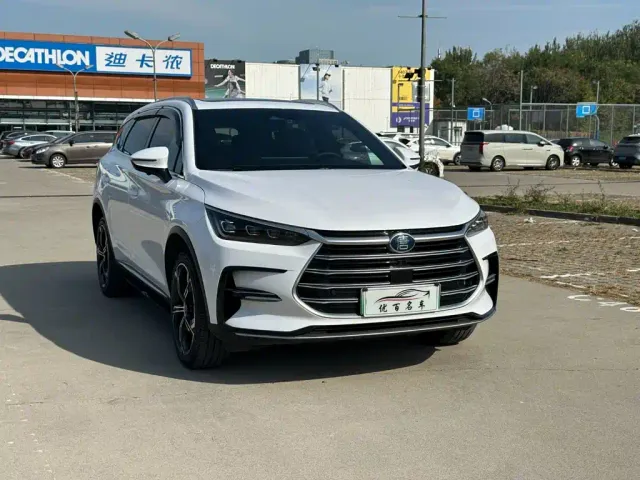 BYD Tang — Фото автомобиля 3