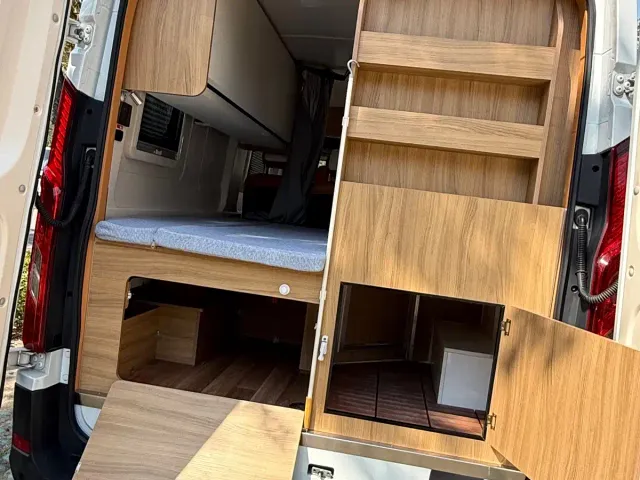 SAIC Maxus SAIC Maxus MAXUS V90 RV 2023 Traveller V90 Classic — Фото автомобиля 24