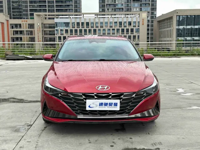 Hyundai Elantra — Фото автомобиля 2