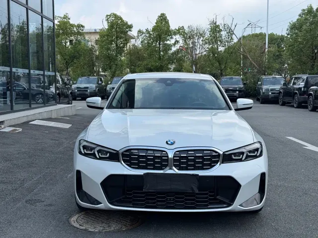 BMW 3 Series — Фото автомобиля 2