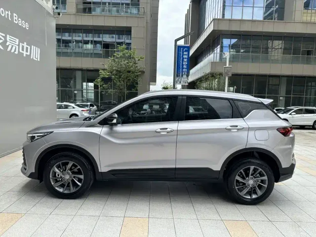Geely Binyue — Фото автомобиля 3
