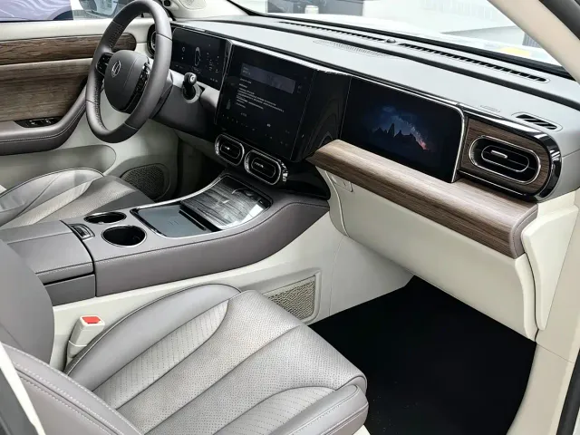 Leapmotor C11 — Фото автомобиля 11