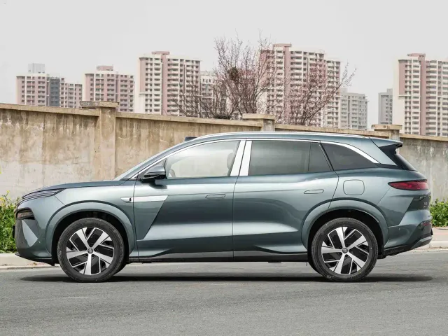Фотография автомобиля — BYD Tang L