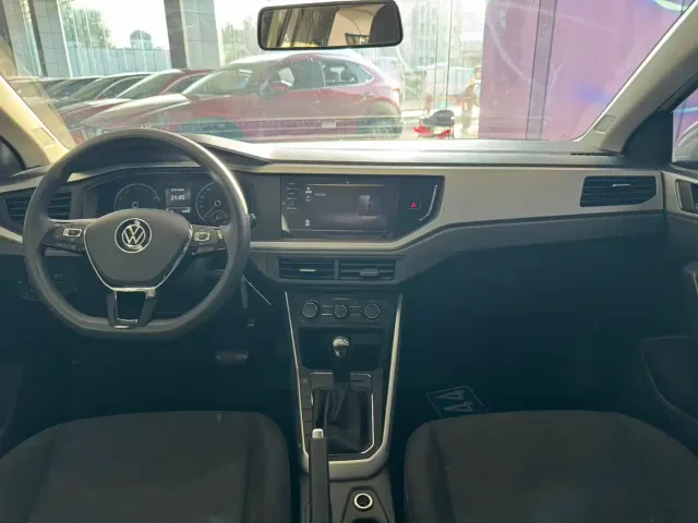 Volkswagen Polo — Фото автомобиля 12