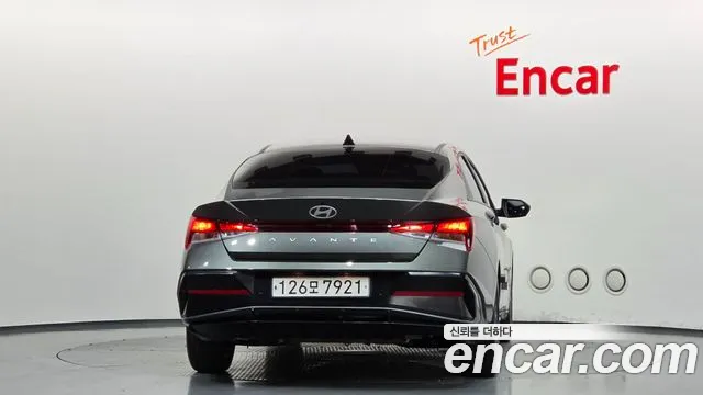 Hyundai Avante CN7 — Фото автомобиля 4