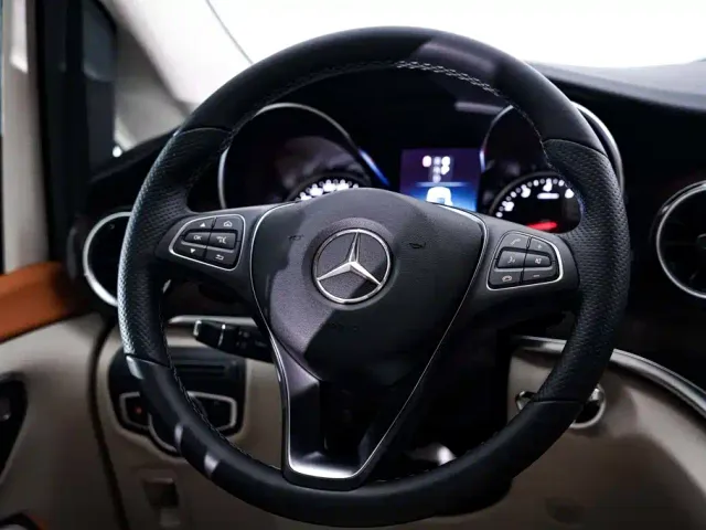 Mercedes-Benz V-Class — Фото автомобиля 15