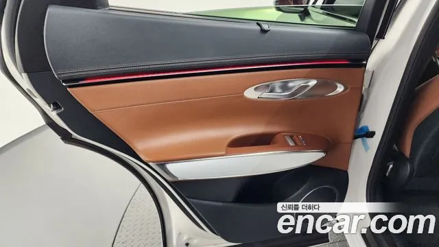 Genesis GV70 — Фото автомобиля 14